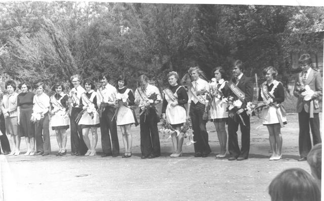 Выпуск 1978 Линейка.jpg