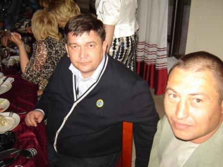 за столом.JPG