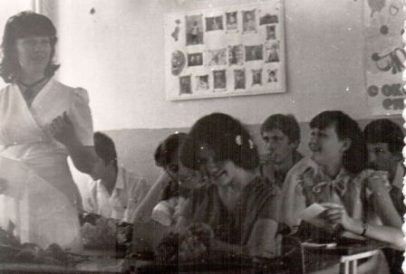 Девочки на выпускном.jpg